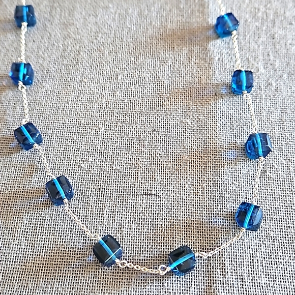 Banana Republic blue glass cube necklace long EUC royal blue - Picture 2 of 8